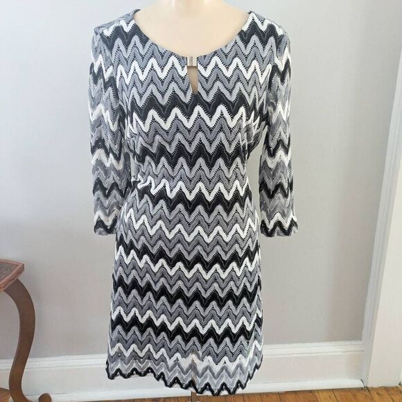 Sandra Darren Petite Chevron Zigzag Dress - Picture 2 of 4